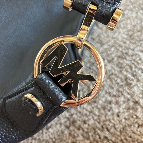 Michael Kors black pebble leather shoulder bag - Picture 12 of 16